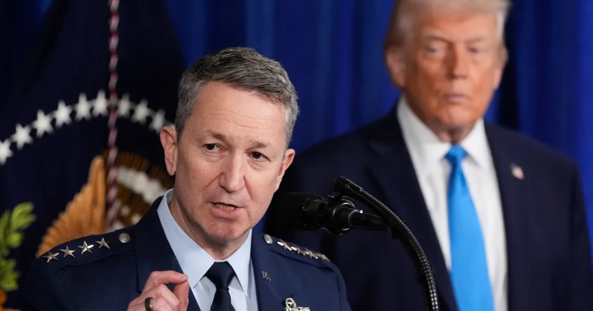 Trump Pushes Back on Reports Top General Warned of Iran War Risks